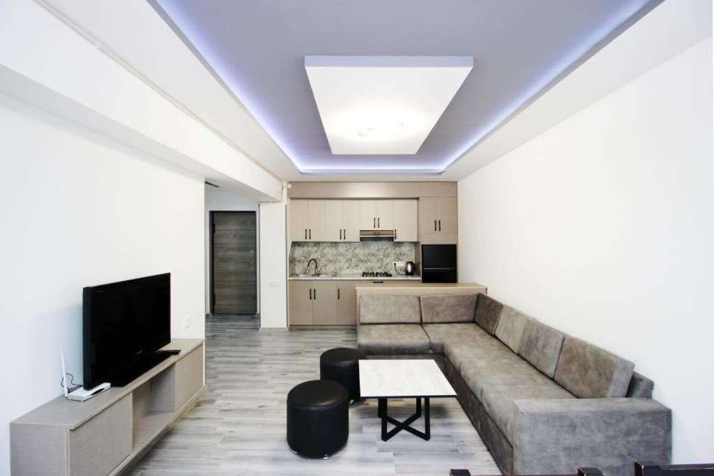 Excellent Apartment In The Center Of The Yerevan 15 Экстерьер фото